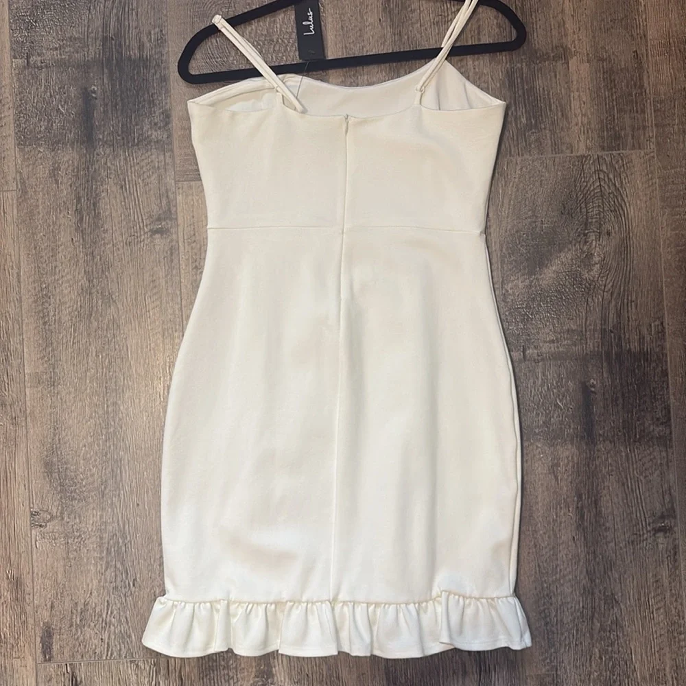White ruffle bodycon dress - NWT - Picture 3 of 8